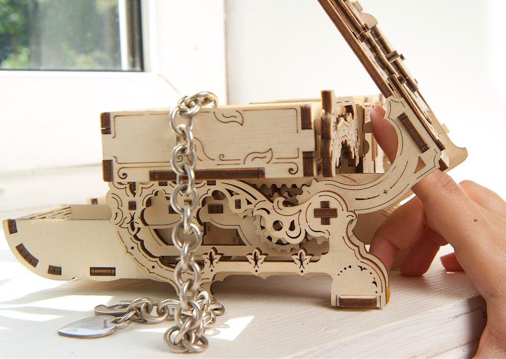 UGEARS ANTIQUE BOX